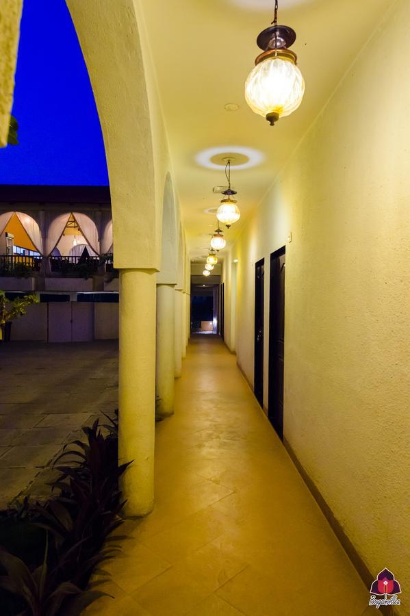 Bougainvillea Hotel Alibág Kültér fotó